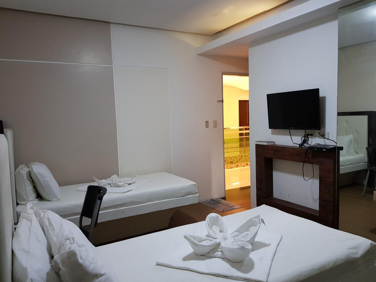 Hotel Giorgio General Santos City Exteriör bild